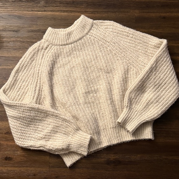 Universal Thread Sweaters - Universal Thread Thick Cream Knit Mock Neck Sweater Medium